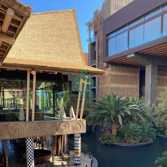 Tropical Plastic Straw Thatch