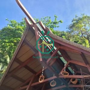 Biệt thự nước bắt mắt với mái tranh bằng nhựa Raffia