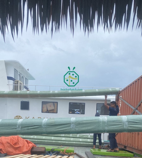 2679 mét cọc tre nhựa được giao để trang trí hàng rào cho khu nghỉ dưỡng Maldives