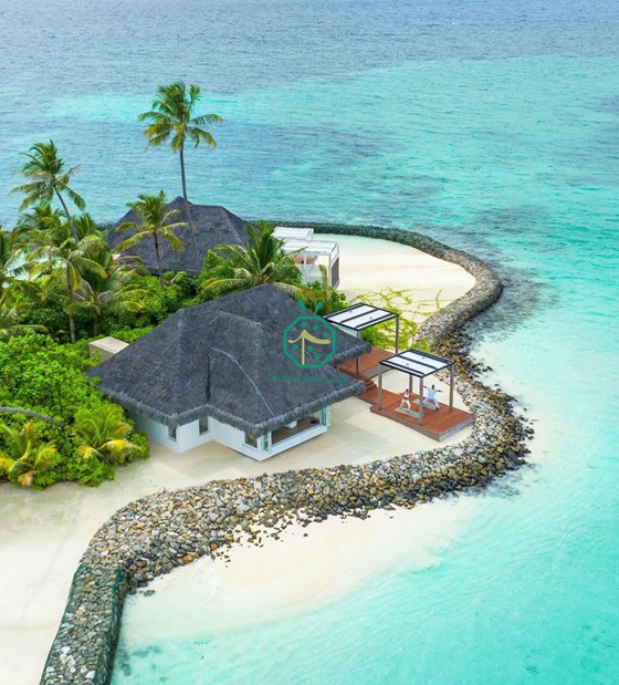 7500 mét vuông mái nhân tạo Kajan Thatch được cung cấp cho khu nghỉ dưỡng nổi tiếng Maldives